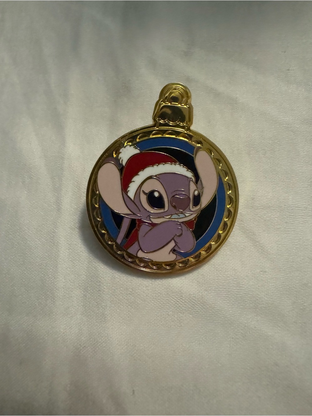 Disney Stitch Christmas Ornament Pin Santa Hat Gold Tone